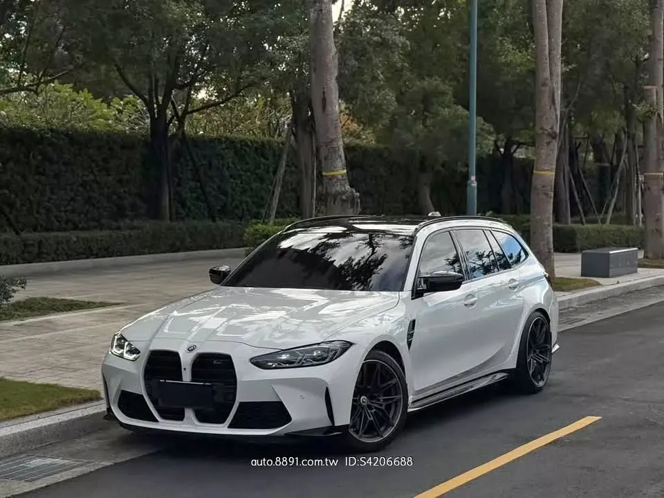 cover image of BMW M3 Competition Touring 3.0T 白車橘內