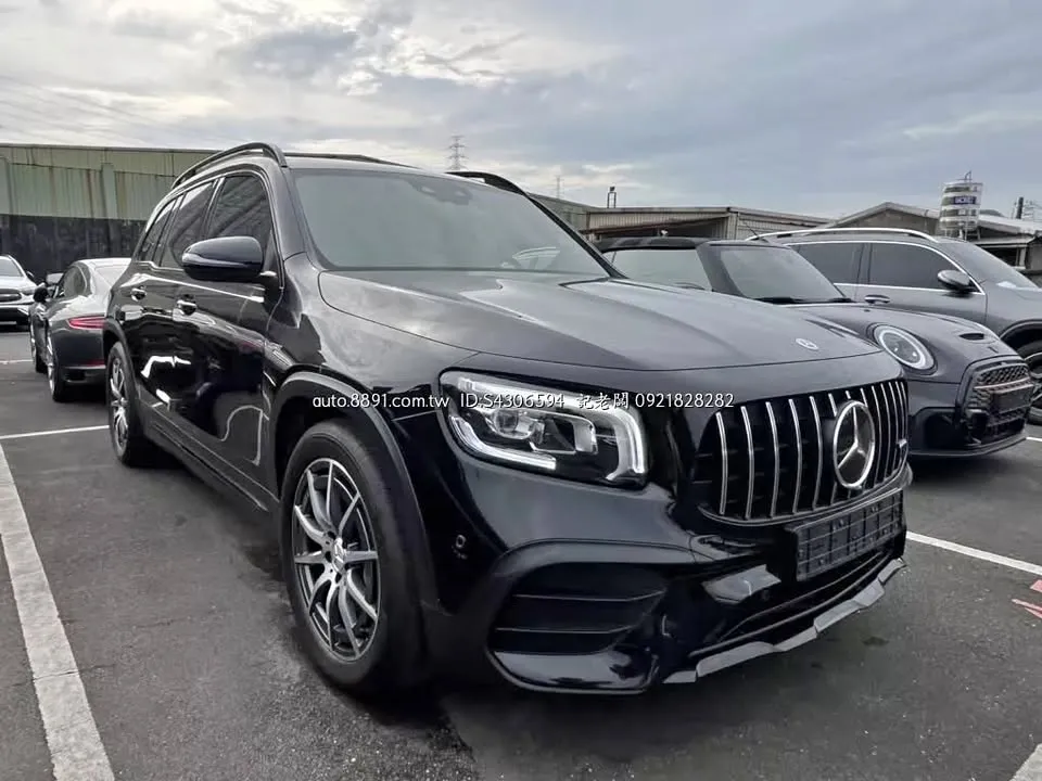 cover image of M-Benz GLB35 AMG 4Matic 2.0T 黑車黑內